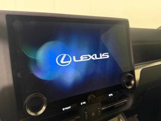Used 2024 Lexus GX 550 w/ Accessory Package (2T) AWD/4WD image 22