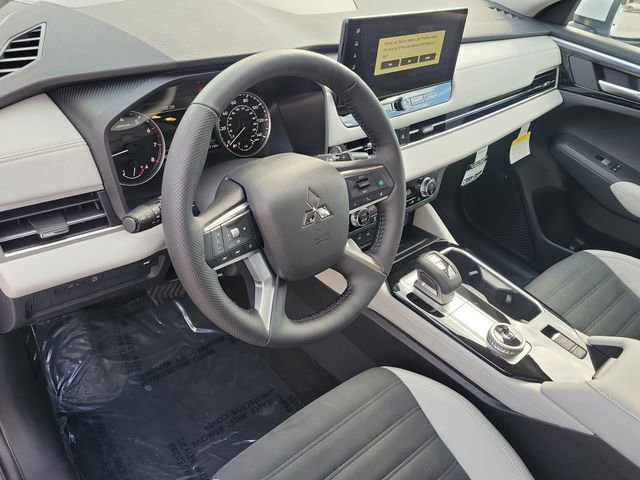 New 2026 Mitsubishi Outlander SE image 21