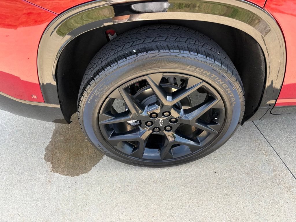 Used 2025 Chevrolet Traverse RS w/ LPO, Floor Liner Package FWD image 69