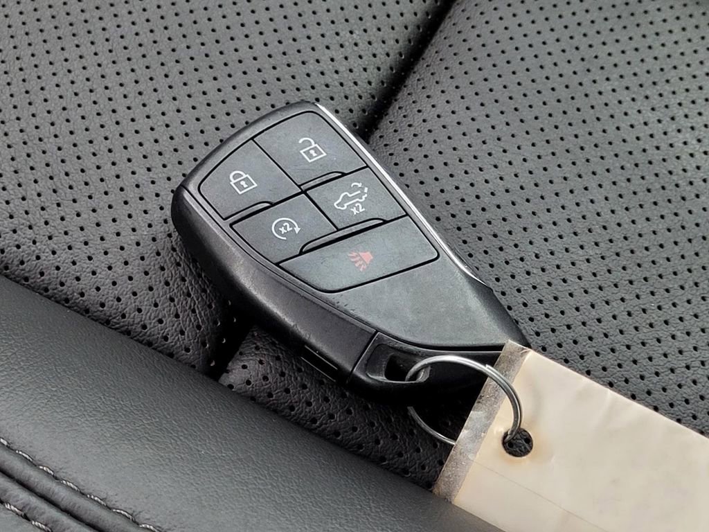 Used 2024 Chevrolet Silverado 3500 High Country w/ Technology Package image 24