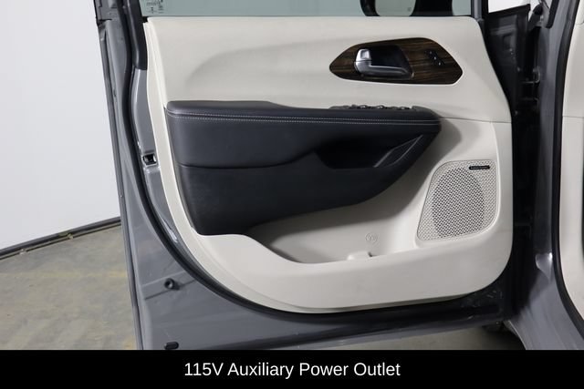 Used 2023 Chrysler Pacifica Limited w/ Uconnect Theater Family Group AWD/4WD image 22