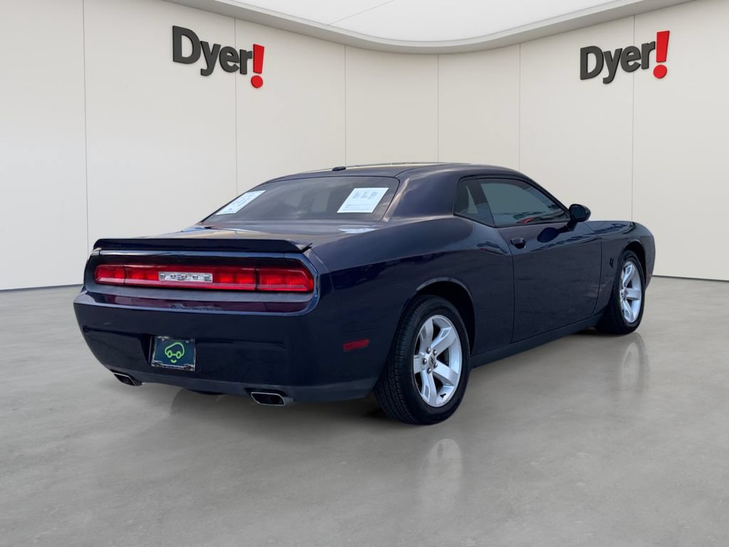 Used 2013 Dodge Challenger SXT RWD image 5