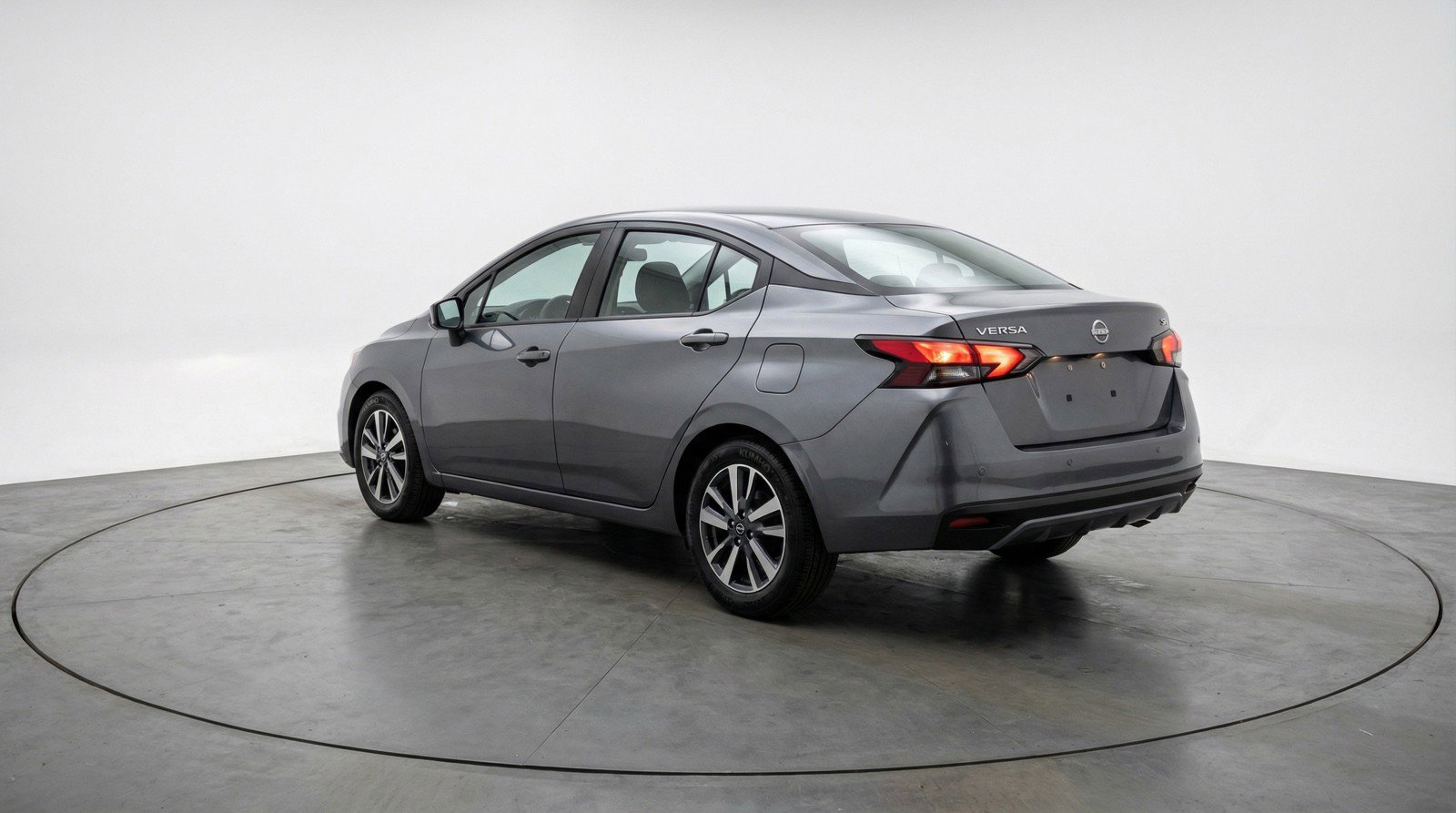Used 2025 Nissan Versa SV FWD image 6