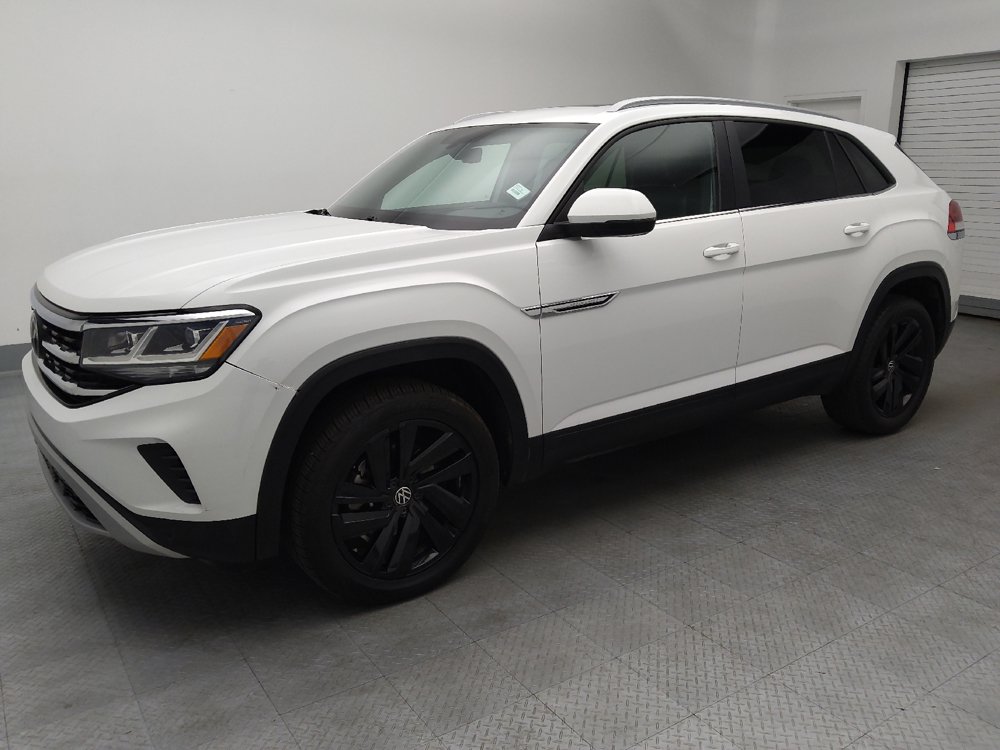 Used 2022 Volkswagen Atlas Cross Sport SE FWD image 2