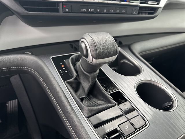 Used 2025 Toyota Sienna XLE w/ XLE Plus Package image 19