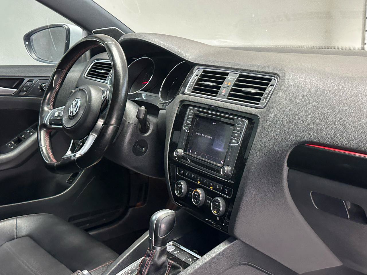 Used 2017 Volkswagen Jetta GLI FWD image 9