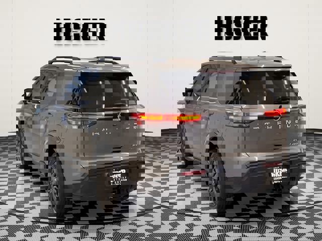 Used 2022 Nissan Pathfinder SV w/ SV Premium Package image 5