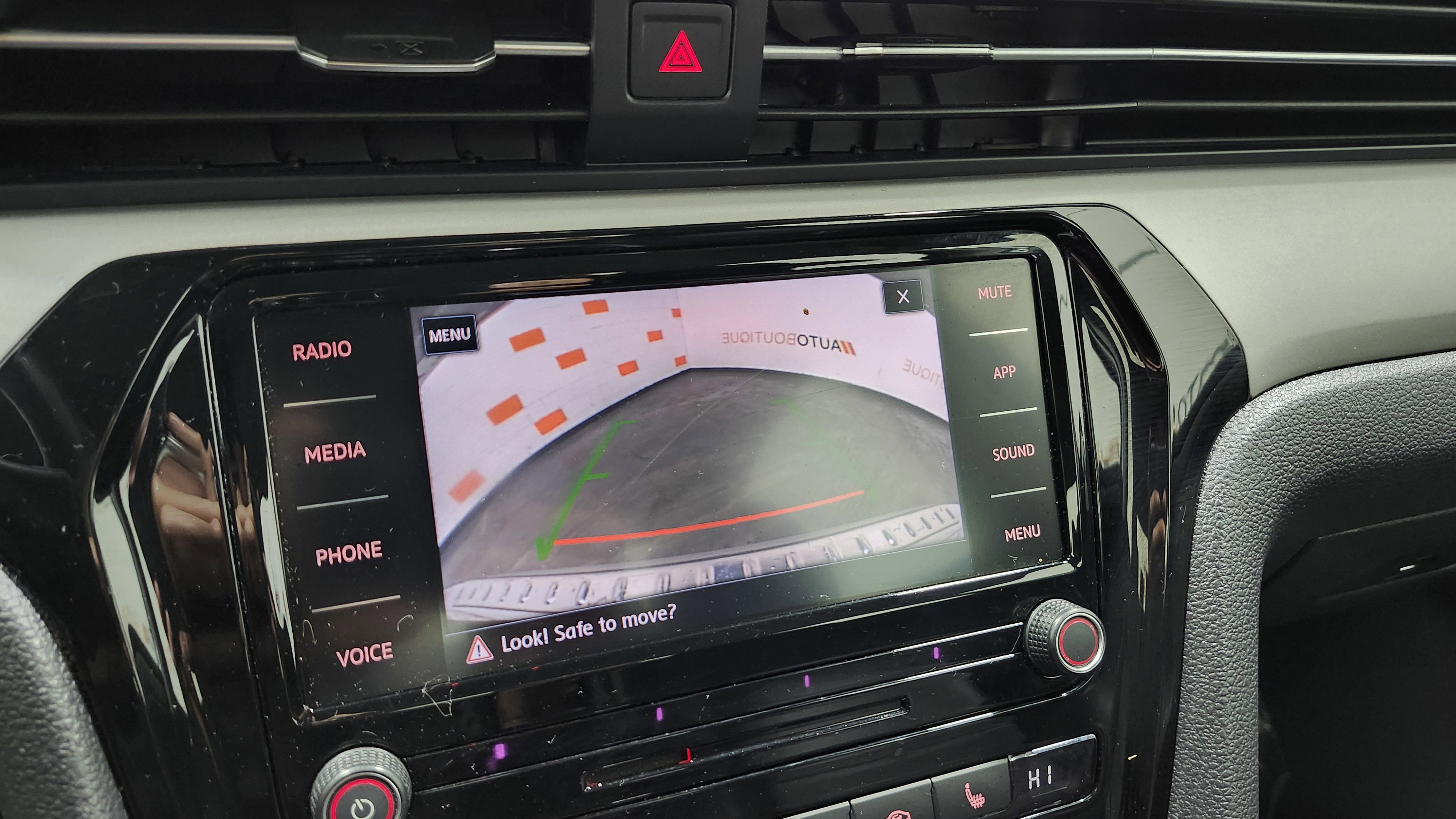 Used 2021 Volkswagen Passat 2.0T SE image 4