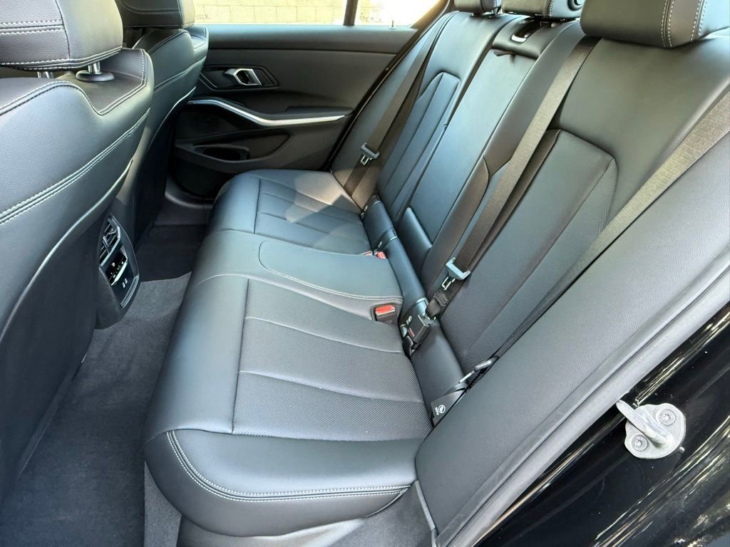 Used 2025 BMW 330i Sedan w/ Convenience Package image 31