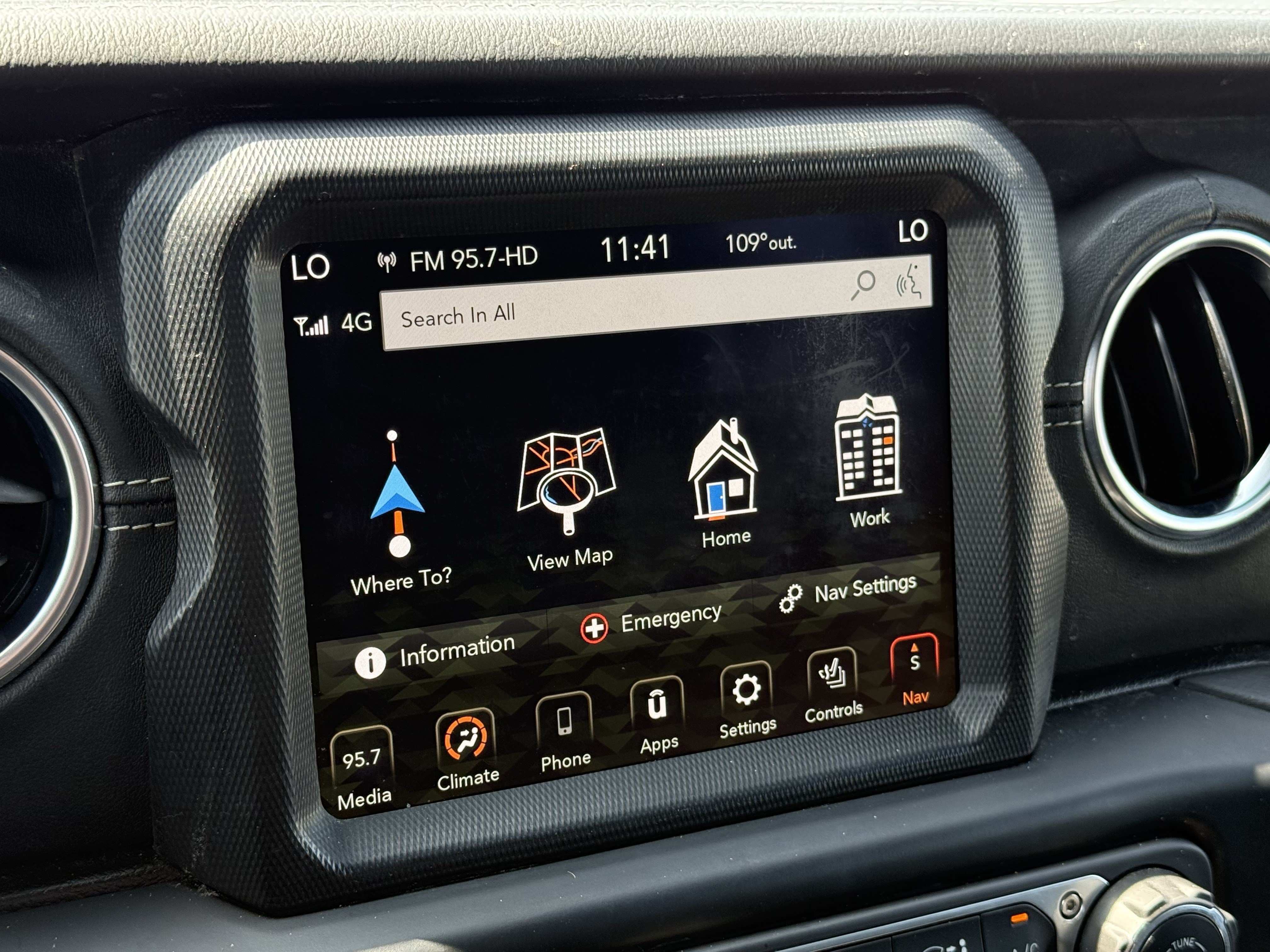 Used 2023 Jeep Wrangler Unlimited Sahara w/ Cold Weather Group AWD/4WD image 23