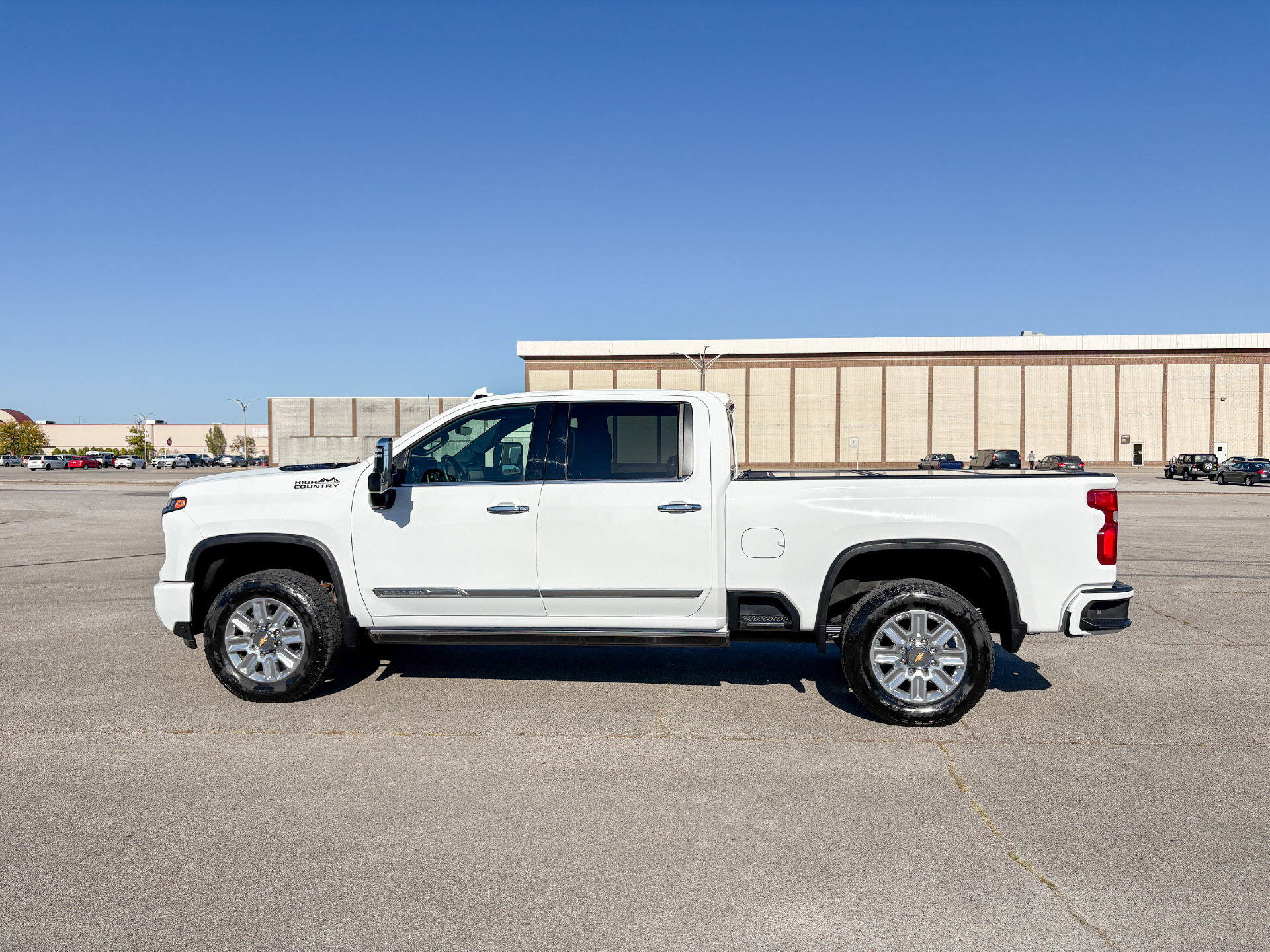 Used 2024 Chevrolet Silverado 2500 High Country w/ Technology Package AWD/4WD image 6