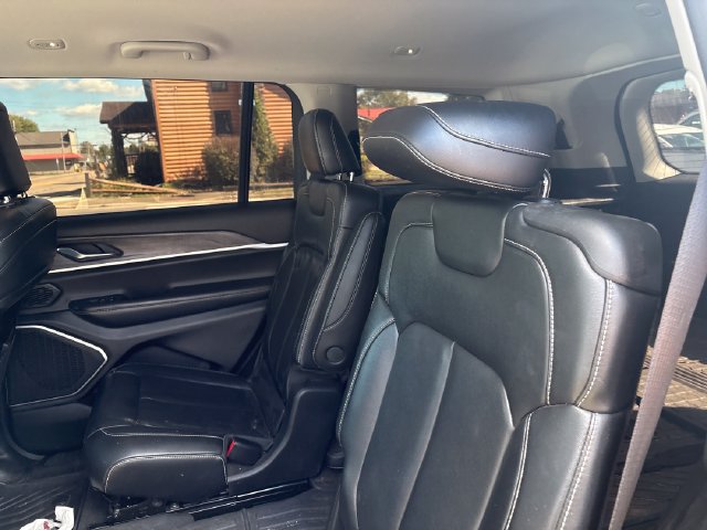 Used 2021 Jeep Grand Cherokee L Limited AWD/4WD image 10