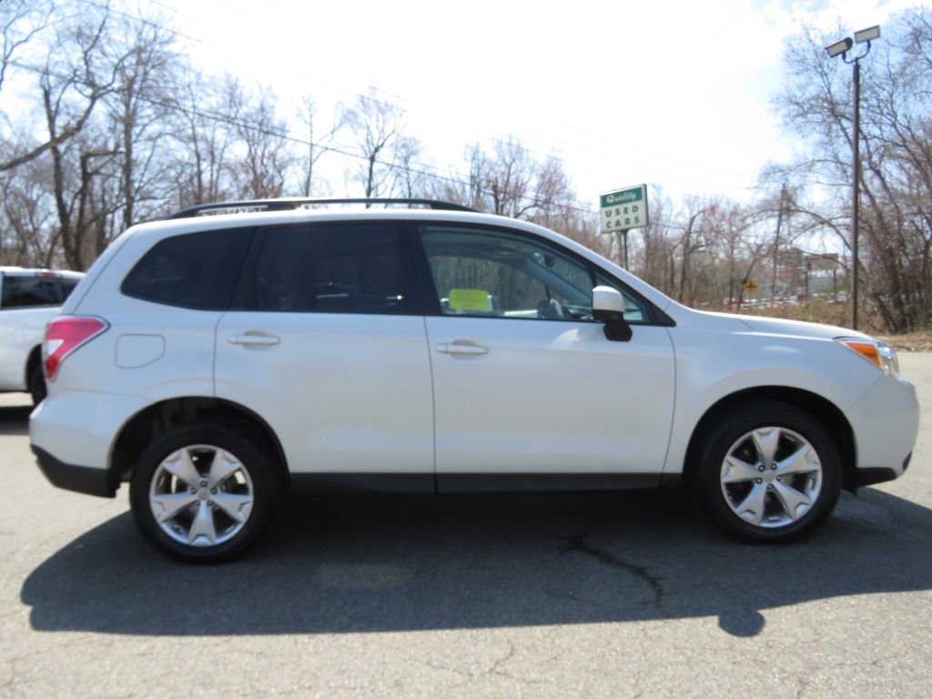 Used 2015 Subaru Forester 2.5i Premium w/ All-Weather Package AWD/4WD image 4