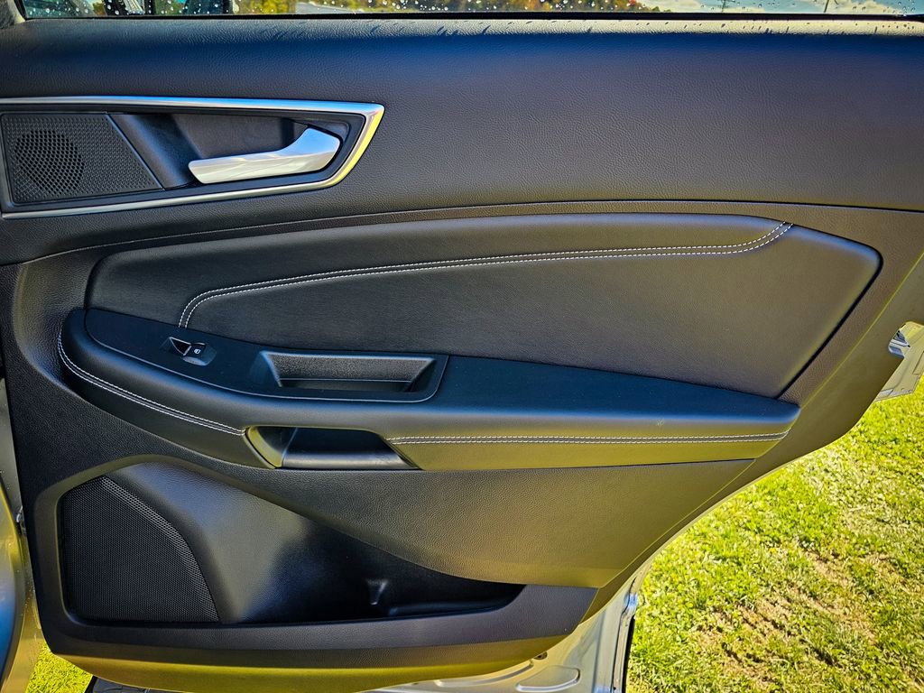 Used 2021 Ford Edge Titanium w/ Class II Trailer Tow Package image 41