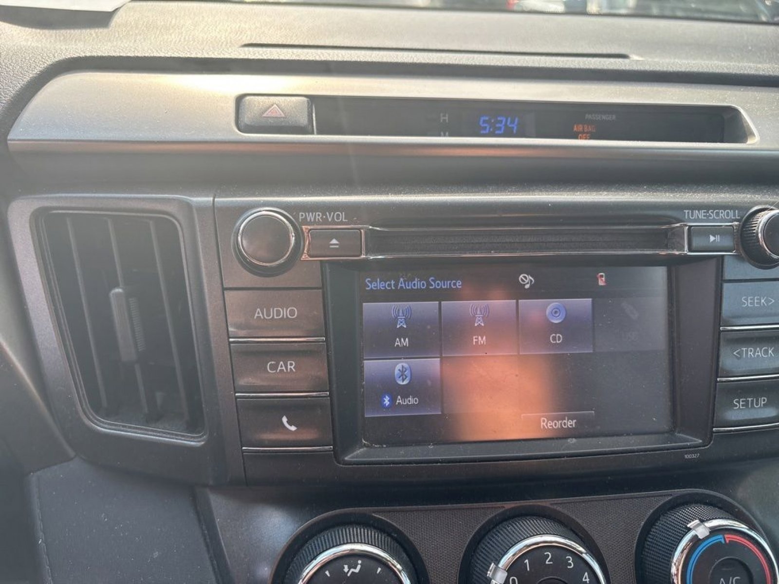 Used 2015 Toyota RAV4 LE AWD/4WD image 14