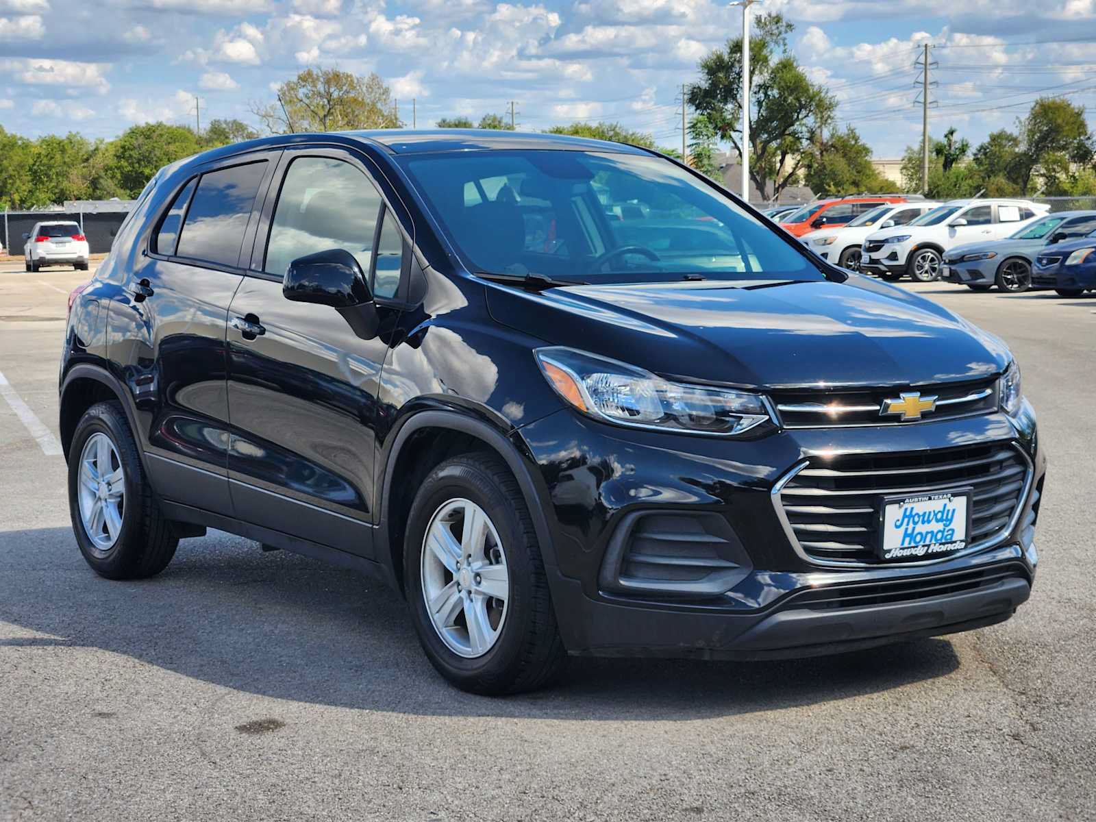 Used 2021 Chevrolet Trax LS w/ Tint and Cruise Package FWD image 3