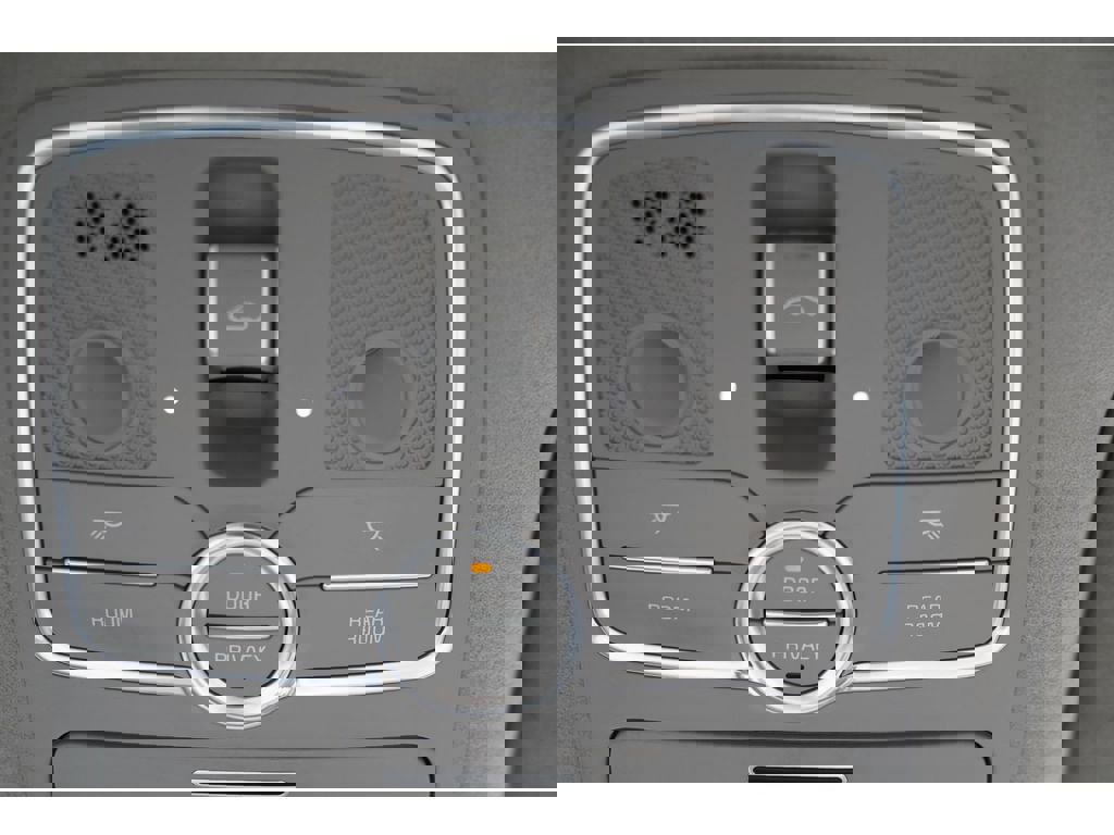 Used 2015 Kia K900 Luxury image 26