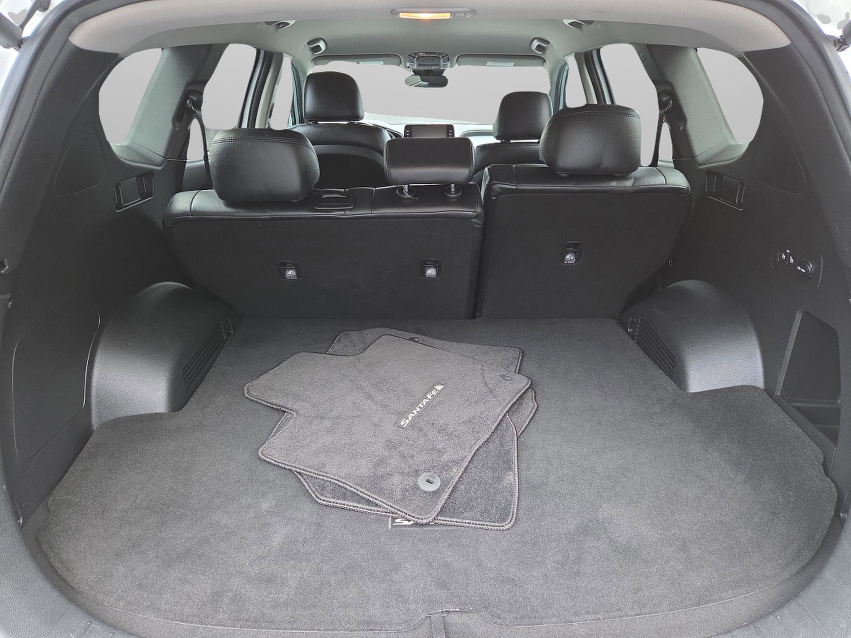 Used 2022 Hyundai Santa Fe SEL w/ Convenience Package AWD/4WD image 32