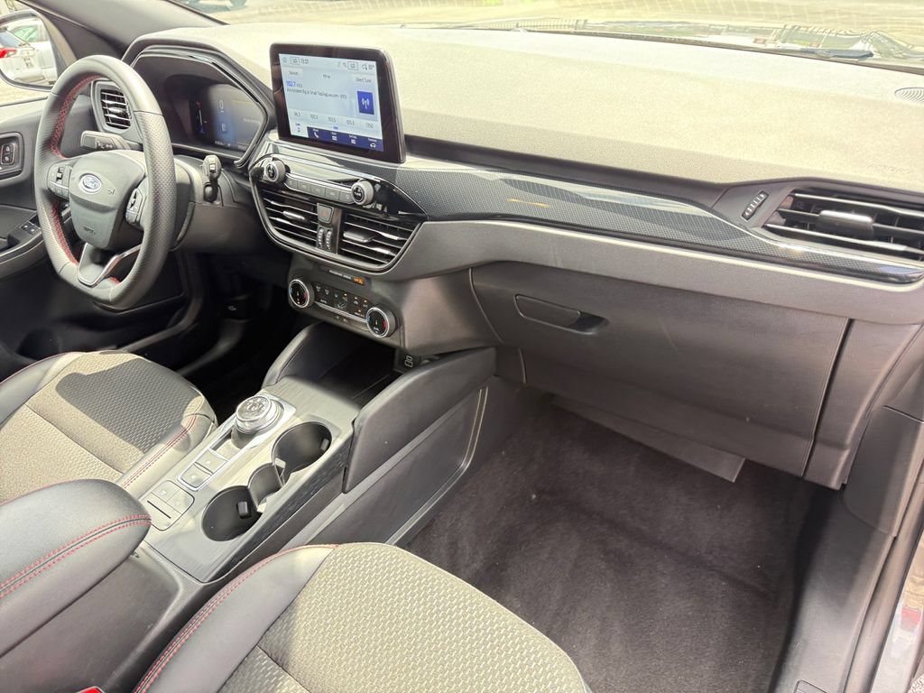 Used 2025 Ford Escape ST-Line AWD/4WD image 17
