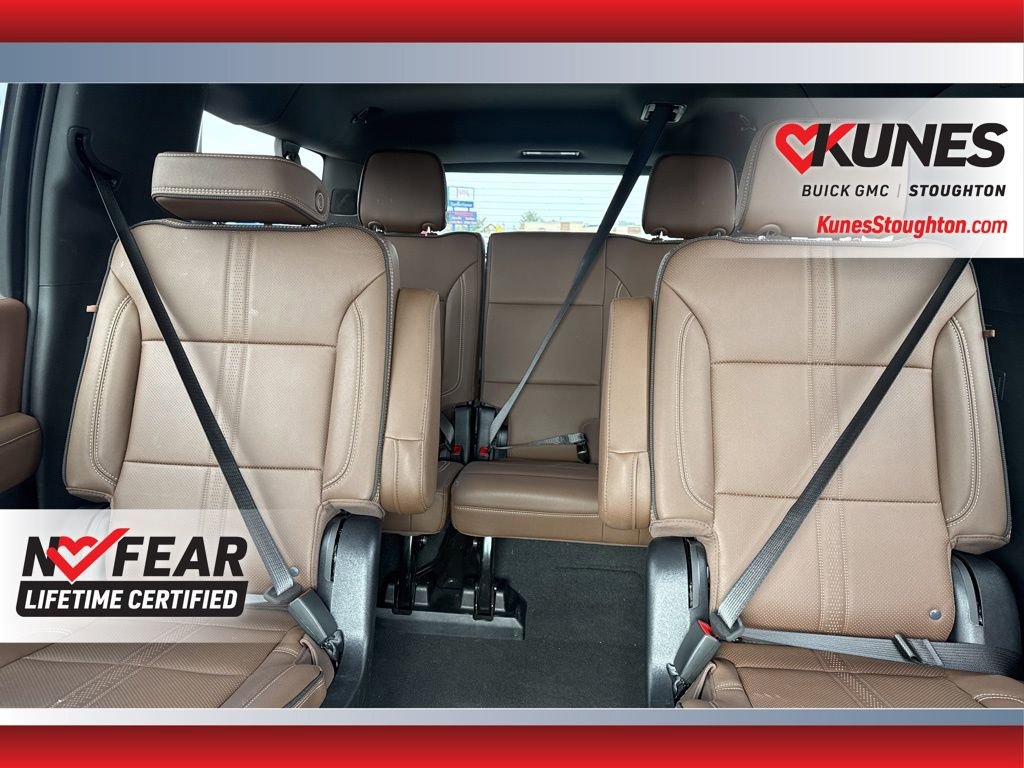 Used 2025 Chevrolet Suburban High Country AWD/4WD image 31