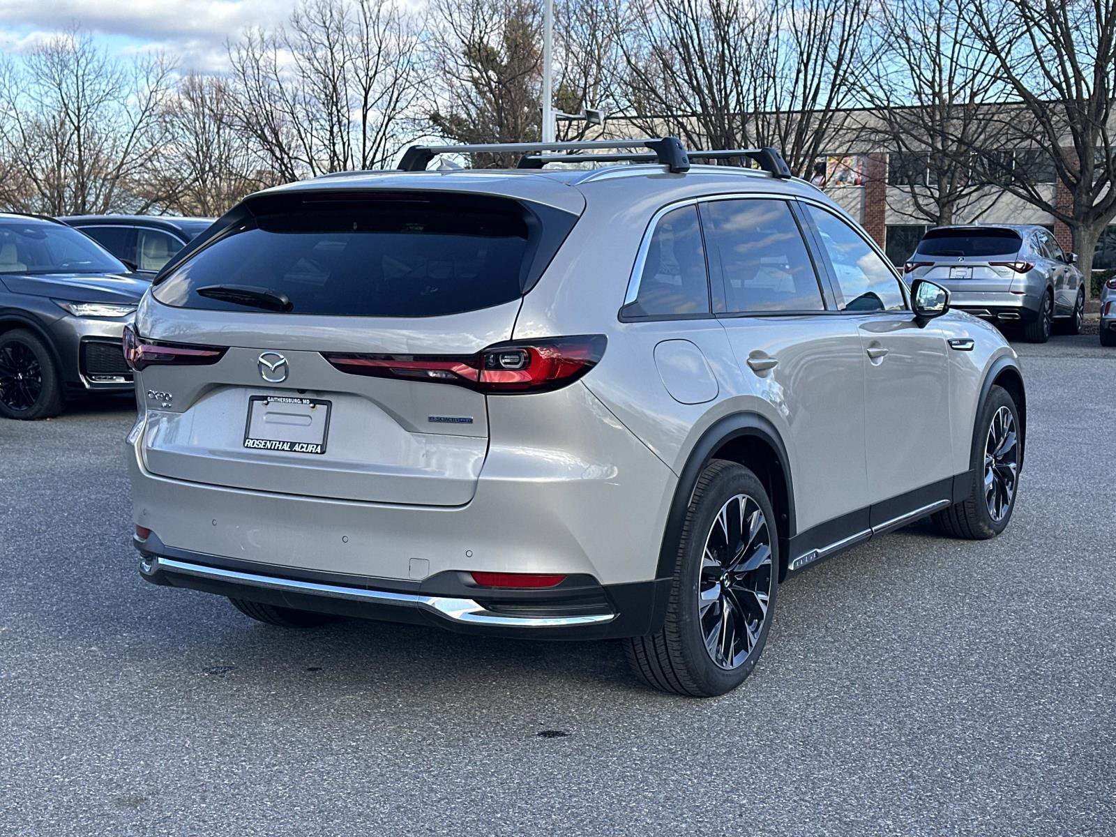 Used 2024 MAZDA CX-90 Plug-In Hybrid w/ Premium Pkg image 4