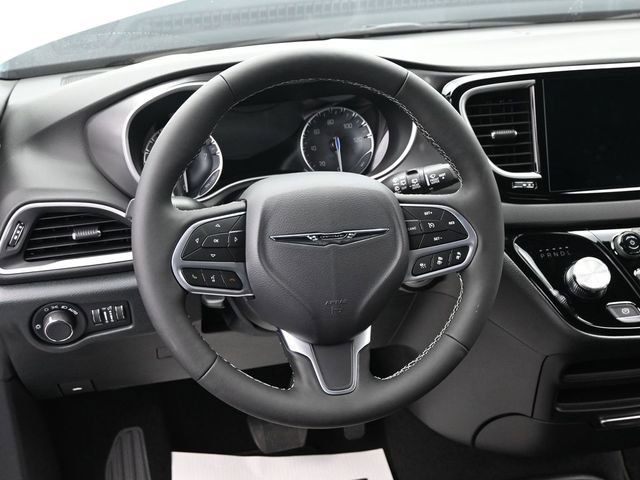 New 2025 Chrysler Voyager LX FWD image 28