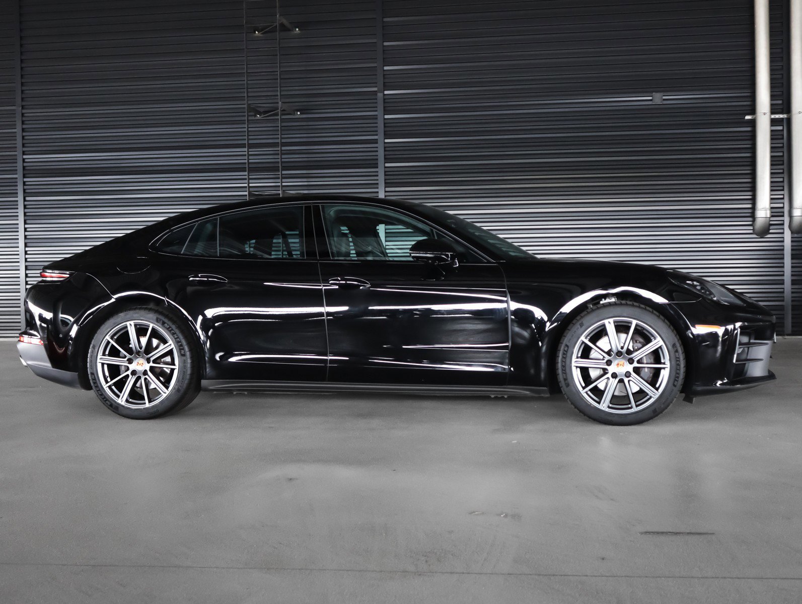 Certified 2025 Porsche Panamera RWD image 11