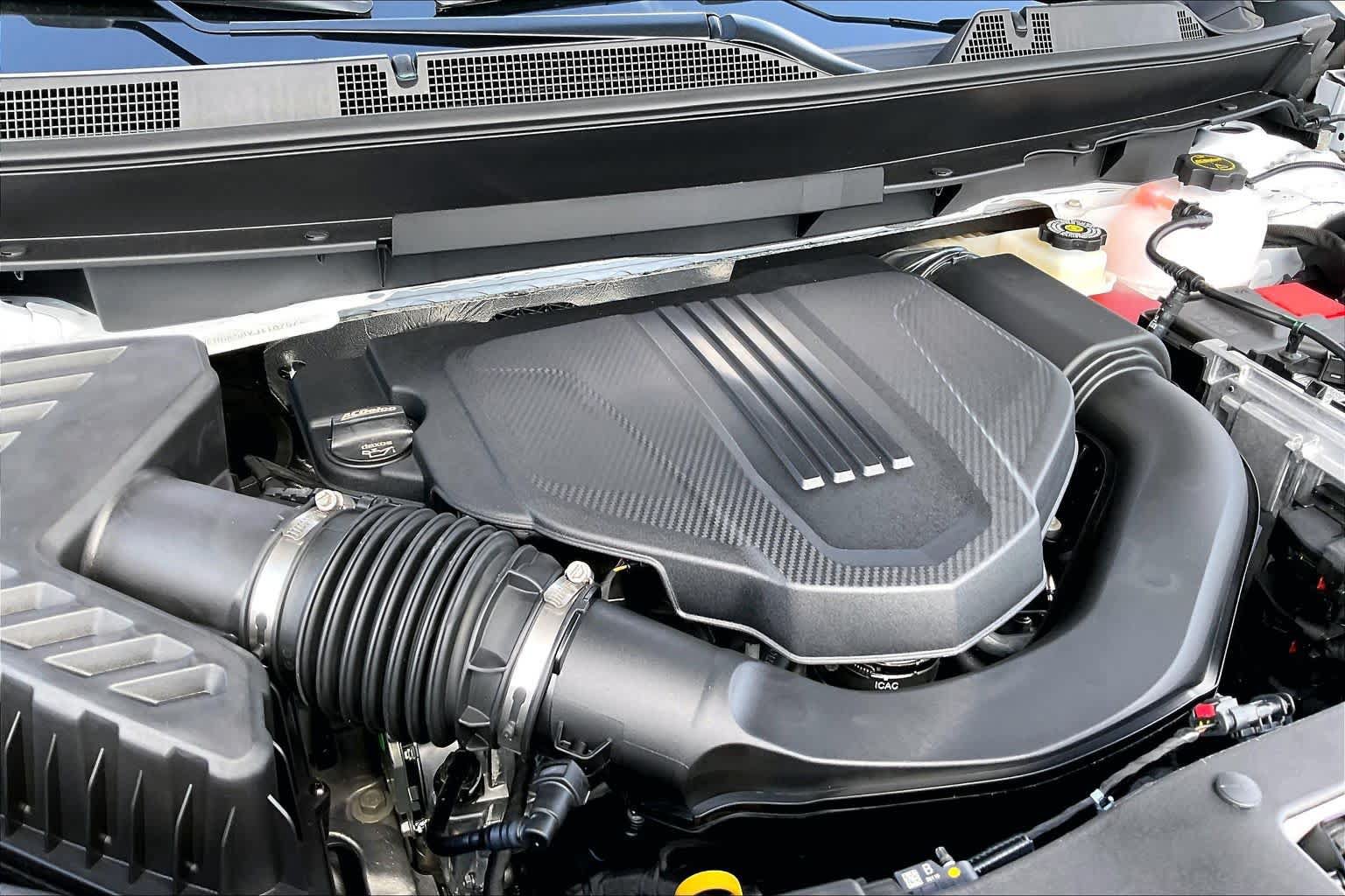 New 2027 Chevrolet Traverse LT w/ Driver Confidence Package FWD image 17