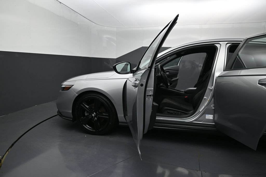 Used 2024 Honda Accord Sport image 13