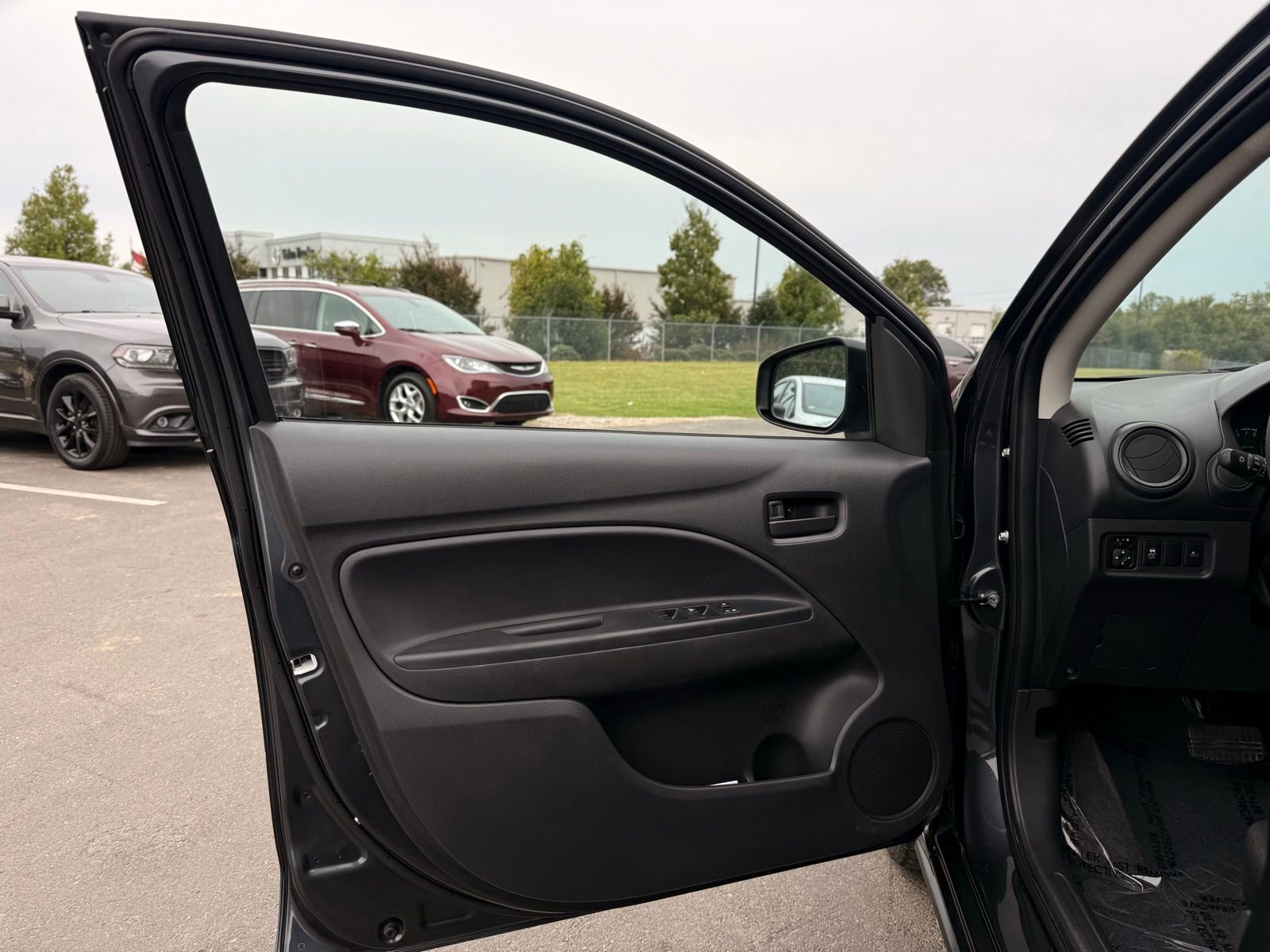 Used 2024 Mitsubishi Mirage ES image 11