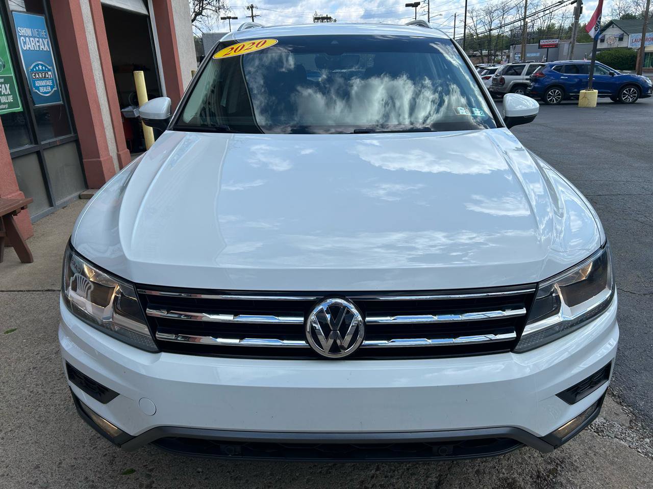 Used 2020 Volkswagen Tiguan SEL AWD/4WD image 8