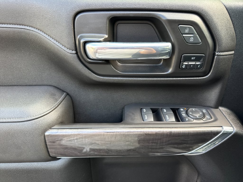 Used 2021 Chevrolet Silverado 2500 LTZ w/ LTZ Convenience Package AWD/4WD image 12