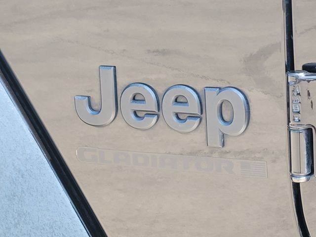 Used 2023 Jeep Gladiator Sport AWD/4WD image 13