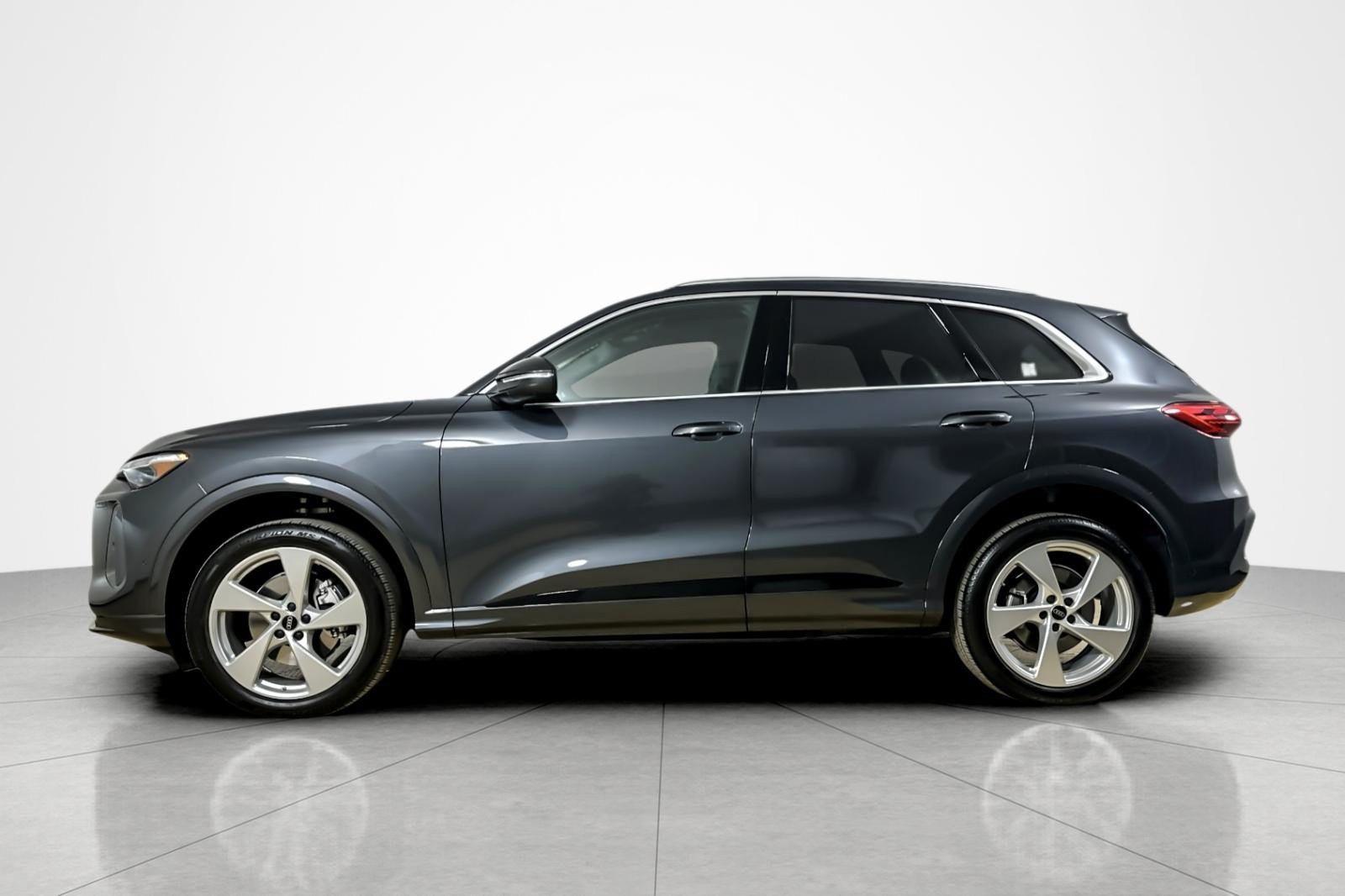 Used 2026 Audi Q5 Premium Plus AWD/4WD image 2