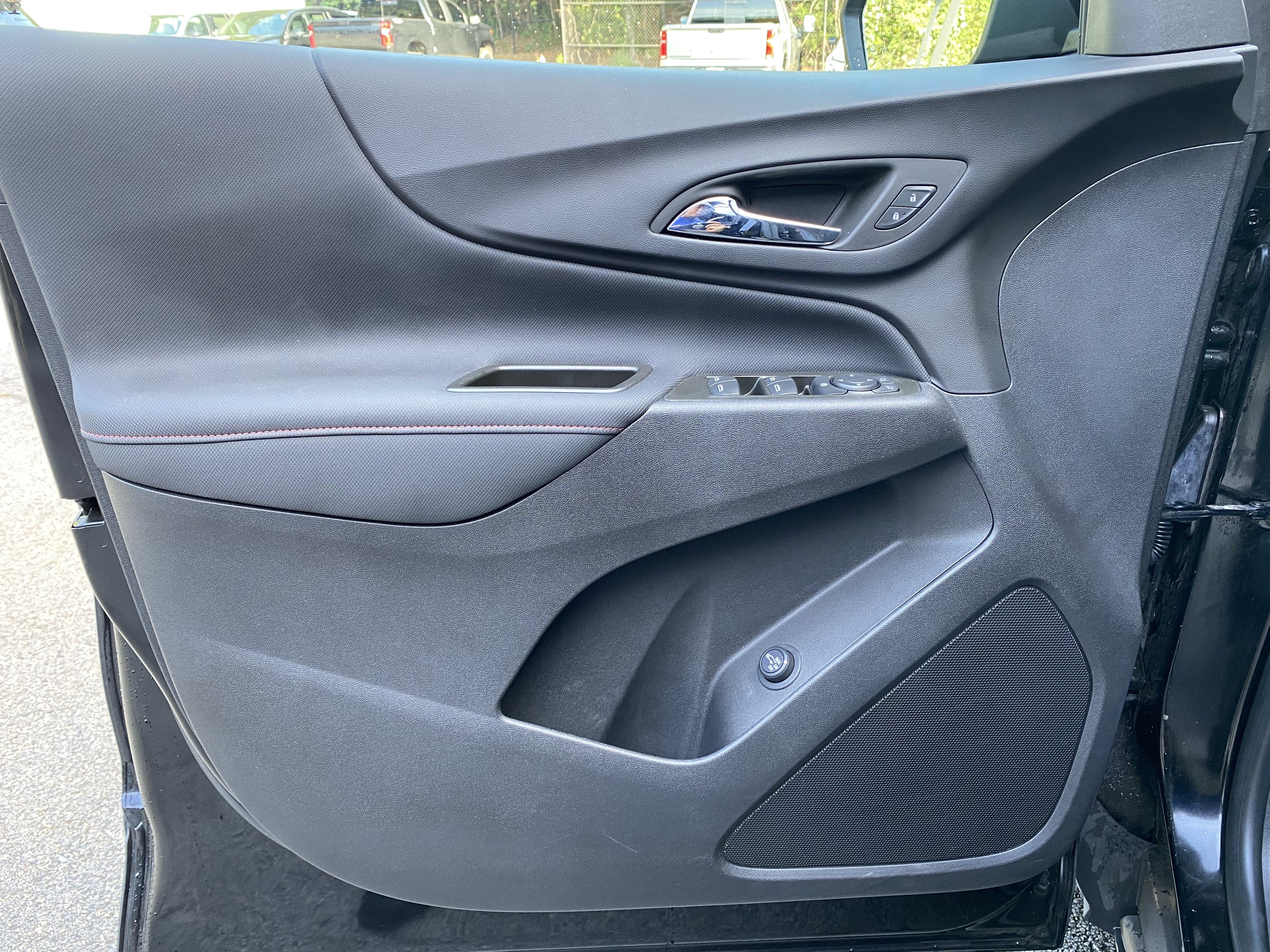 Used 2023 Chevrolet Equinox RS AWD/4WD image 15