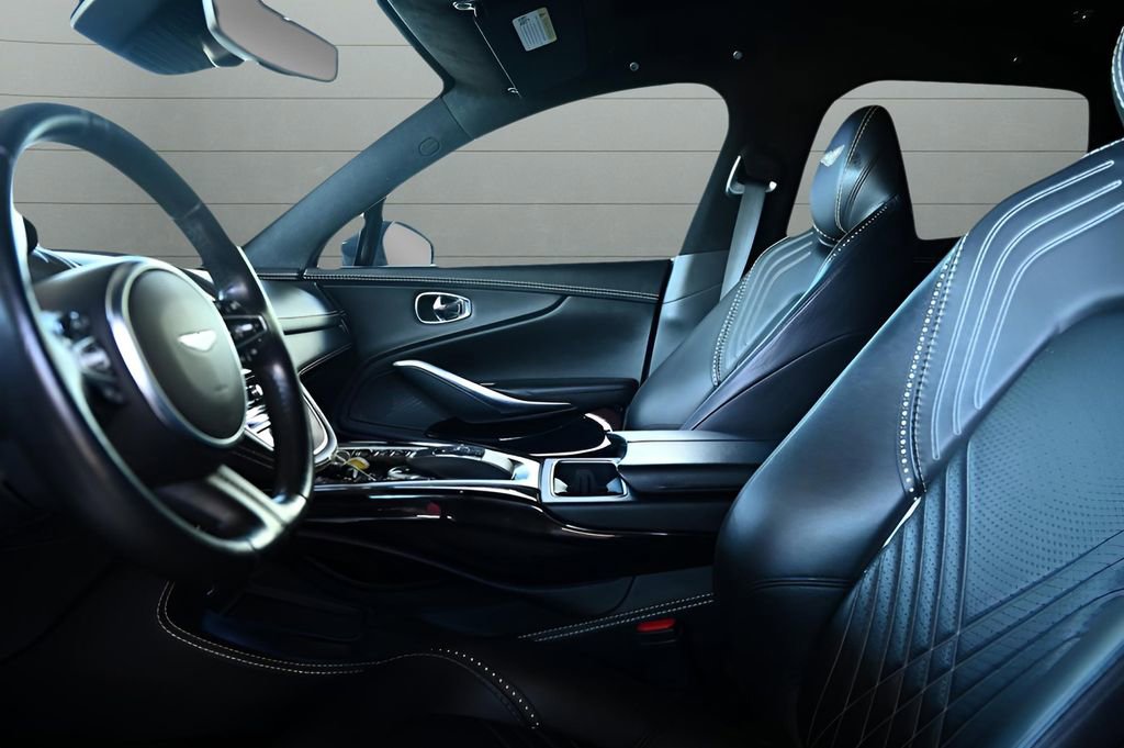 Used 2021 Aston Martin DBX image 24