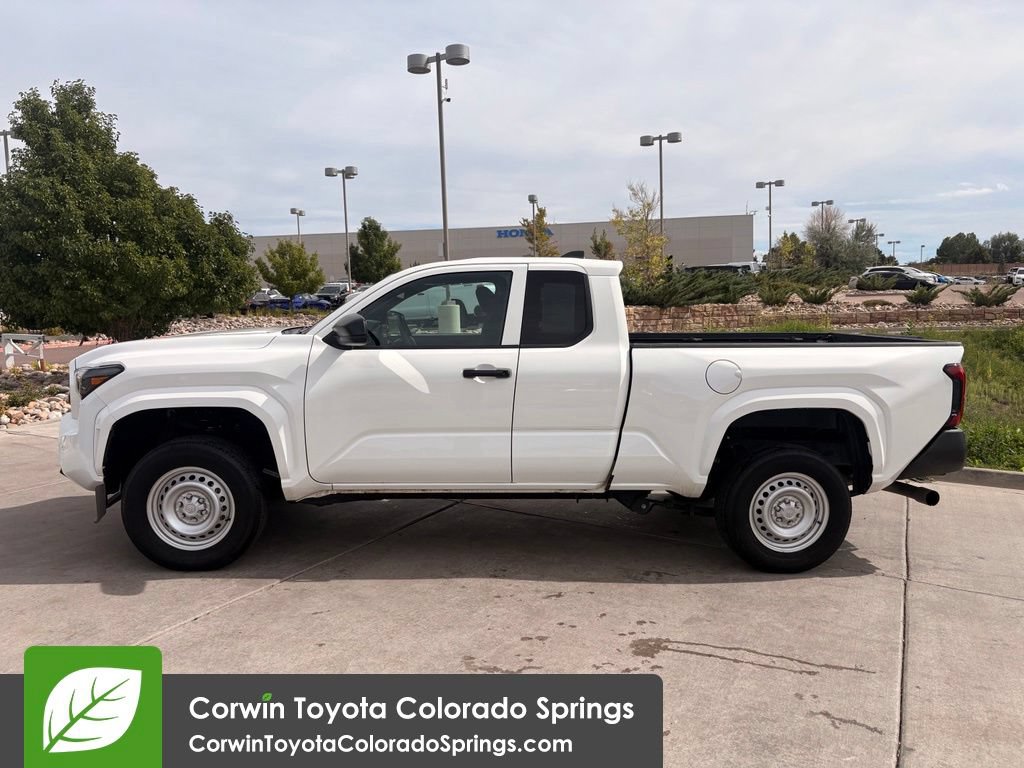 Used 2025 Toyota Tacoma SR AWD/4WD image 4