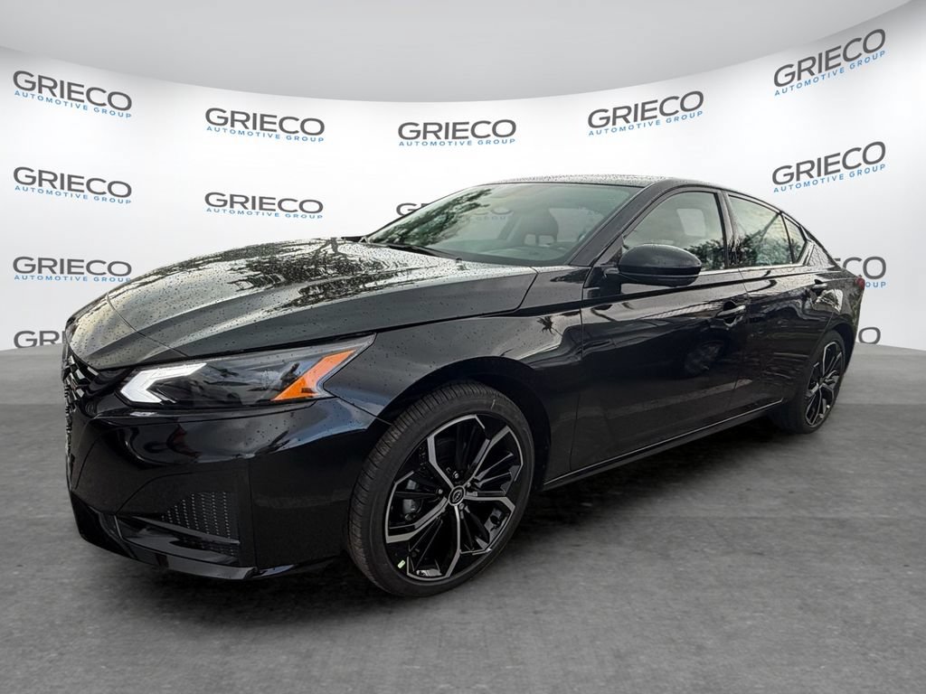 New 2026 Nissan Altima 2.5 SR w/ SR Premium Package FWD image 2