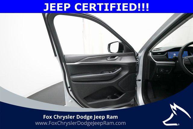 Certified 2023 Jeep Grand Cherokee L Limited image 28