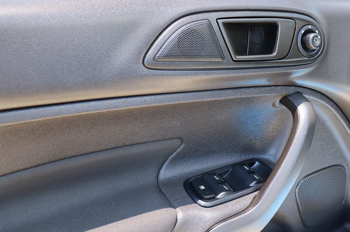 Used 2019 Ford Fiesta SE FWD image 37
