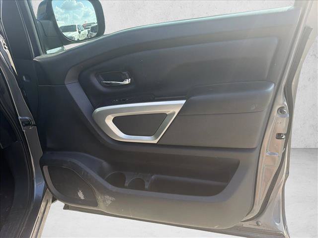 Used 2019 Nissan Titan SV RWD image 20