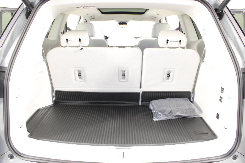New 2027 Buick Enclave Avenir FWD image 23