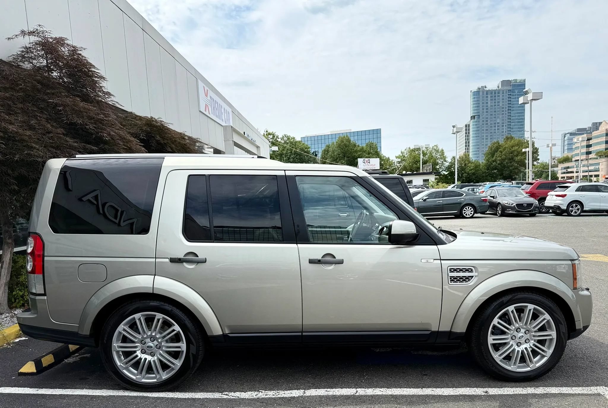 Used 2012 Land Rover LR4 HSE LUX AWD/4WD image 8
