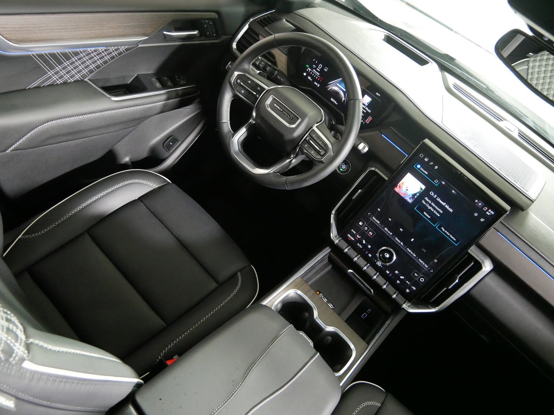 Used 2024 GMC Acadia Denali w/ LPO, Floor Liner Package image 9