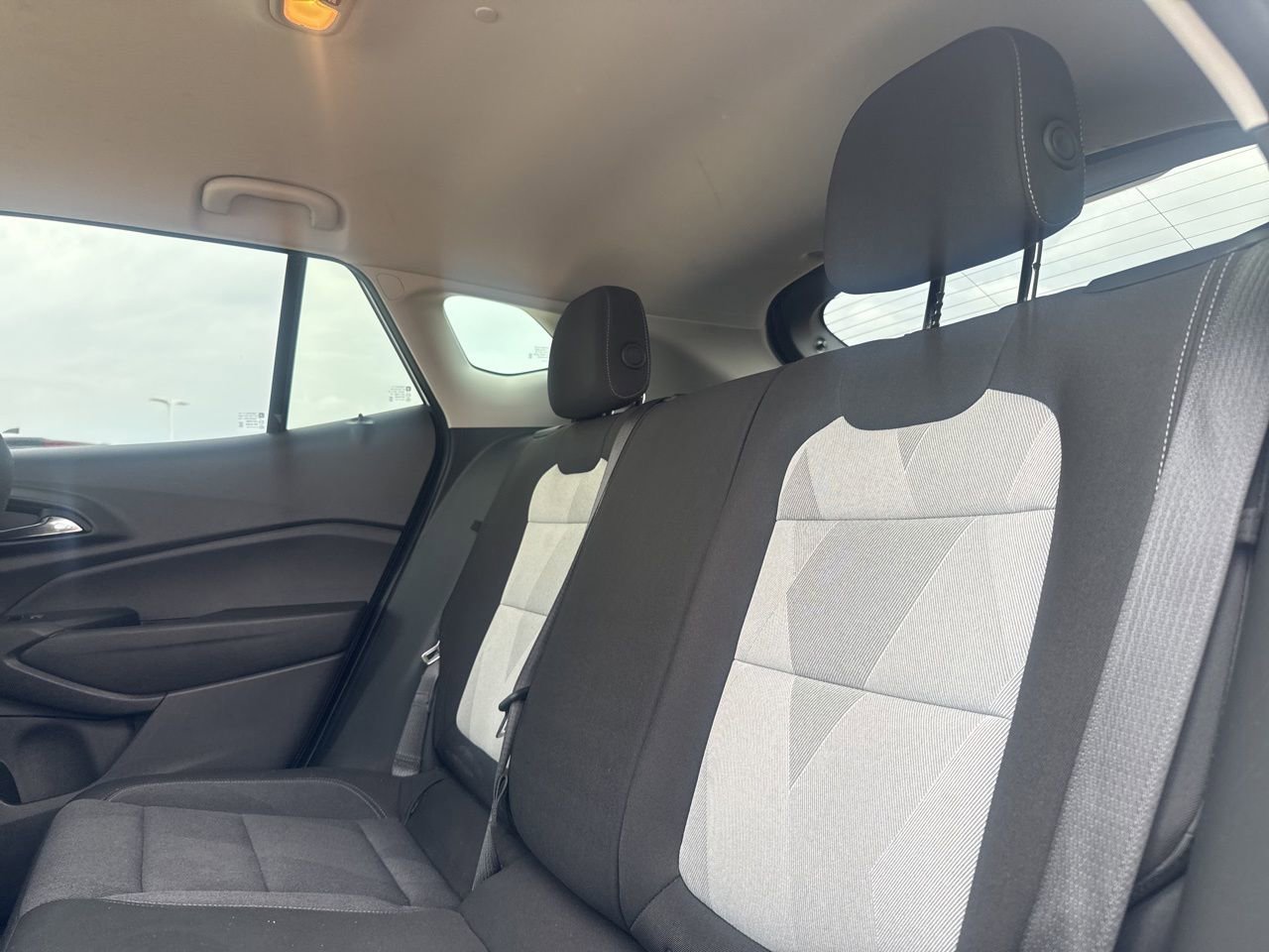 Used 2025 Chevrolet Trax LS image 37