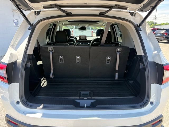 Used 2025 Honda Pilot Touring image 38