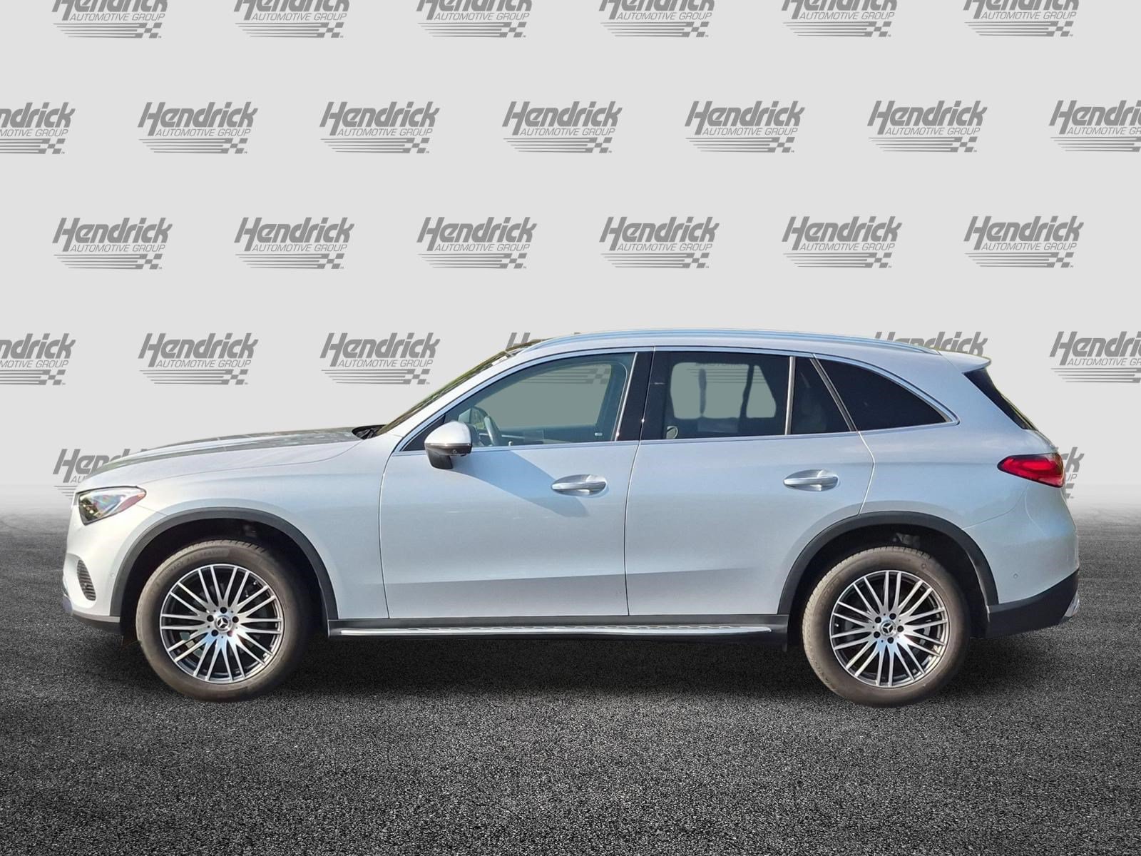 Used 2024 Mercedes-Benz GLC 300 4MATIC image 7