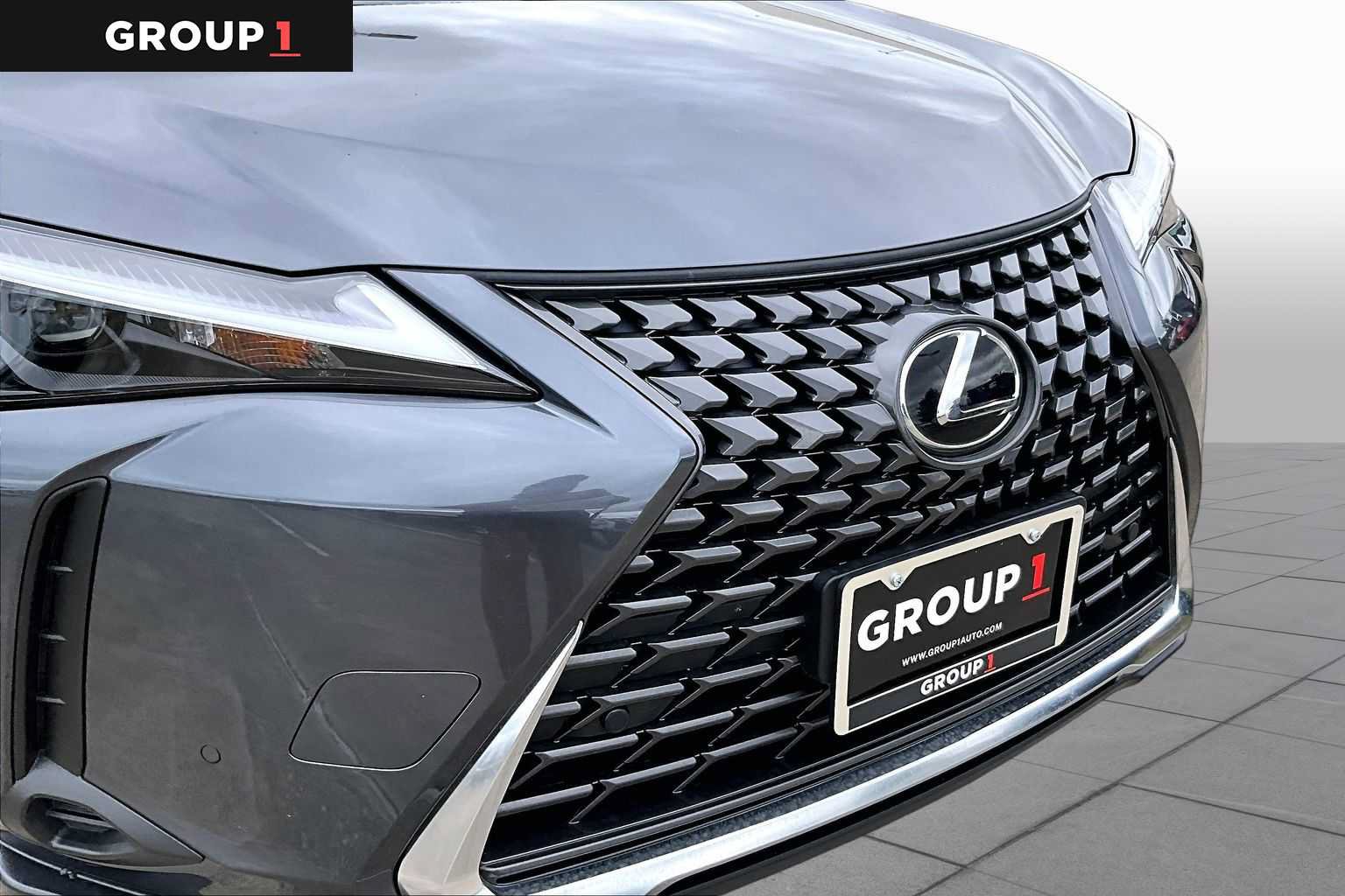 Certified 2025 Lexus UX 300h FWD w/ Accessory Package (Z1) image 27