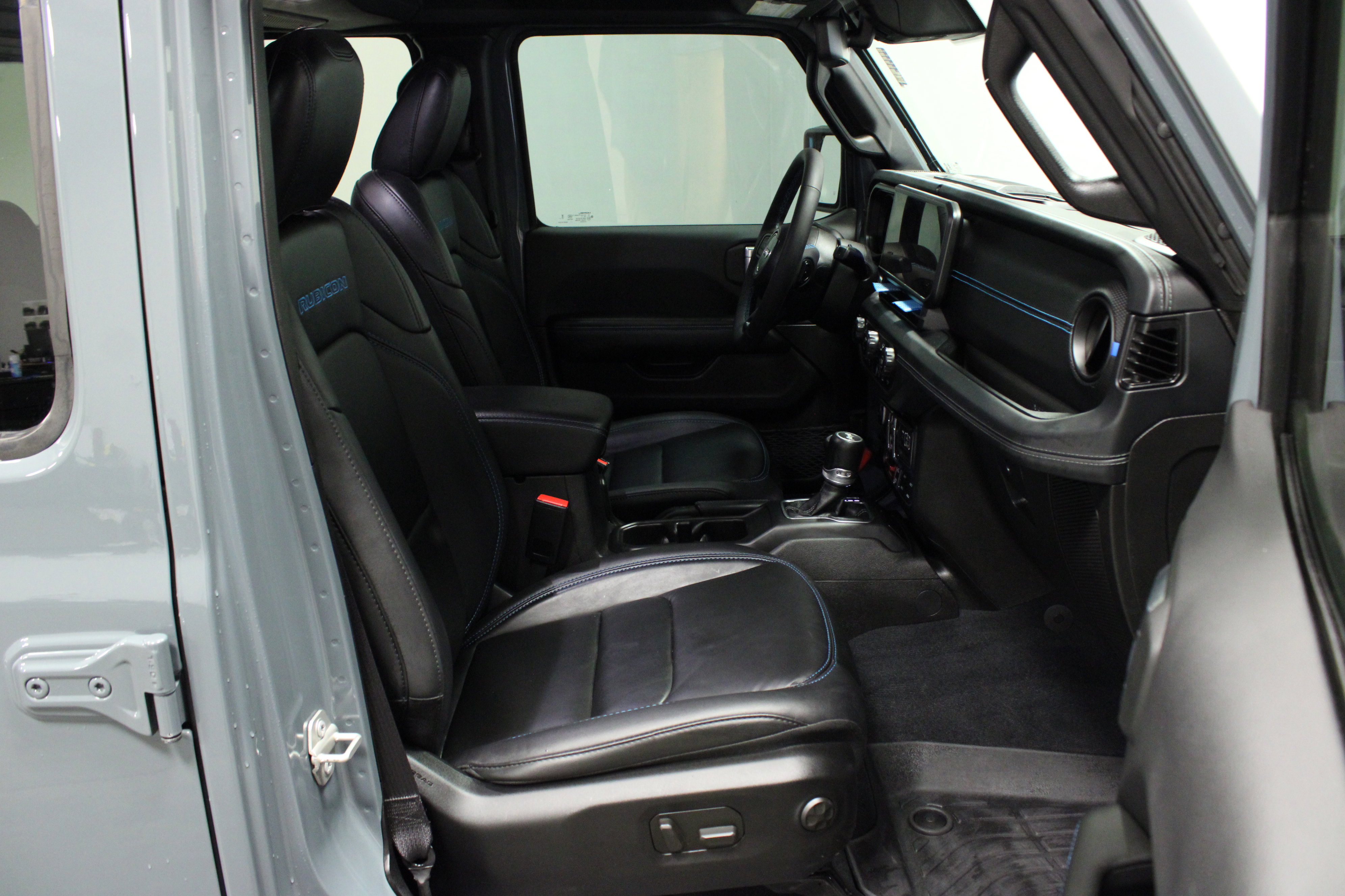 Used 2024 Jeep Wrangler Unlimited Rubicon 4xe image 15