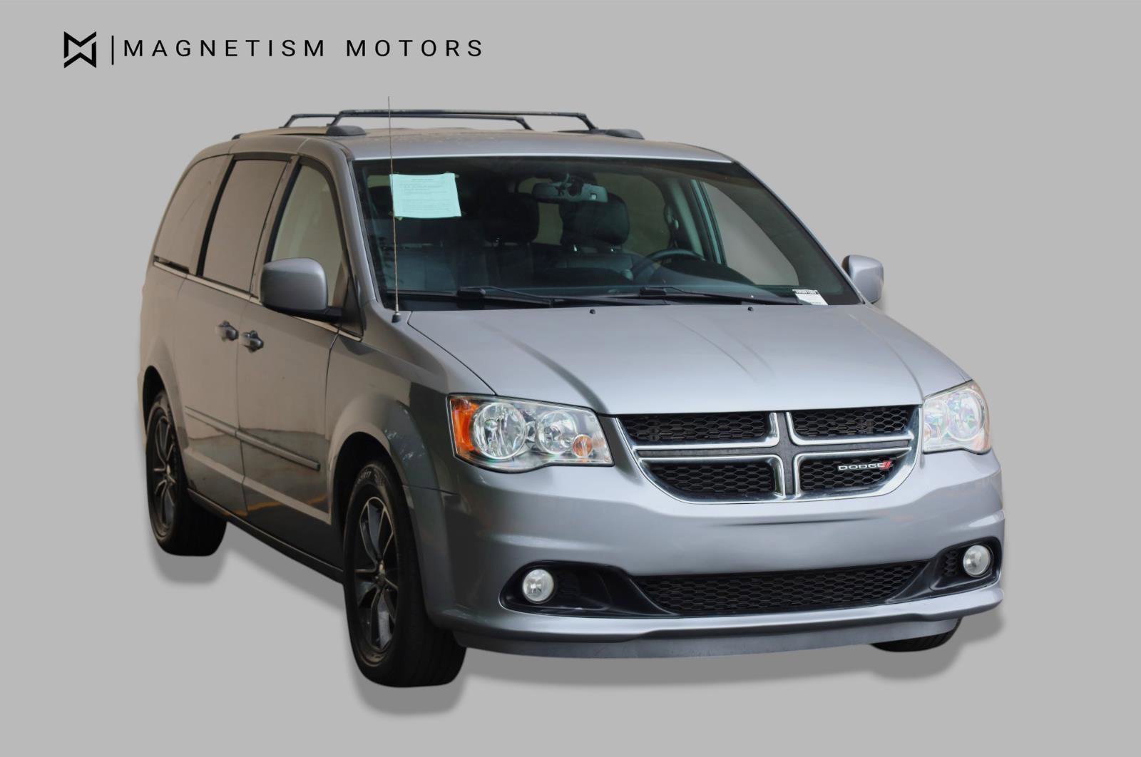 Used 2017 Dodge Grand Caravan SXT FWD image 5